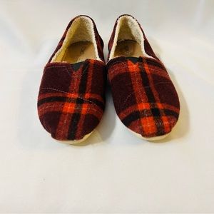 Toms flannel flats